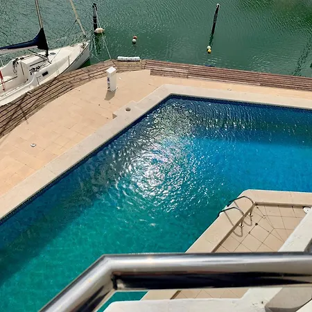 Con Piscina - Magnificas Vistas Al Canal - Aire Acondicionado A